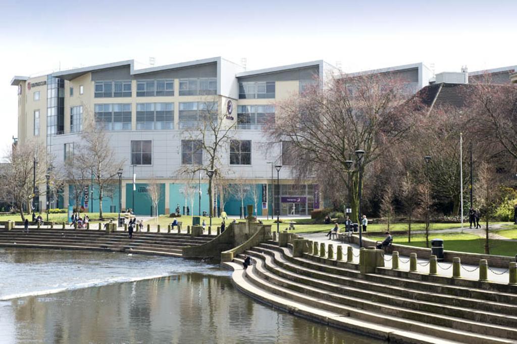 Premier Inn Derby River Lights Exterior photo